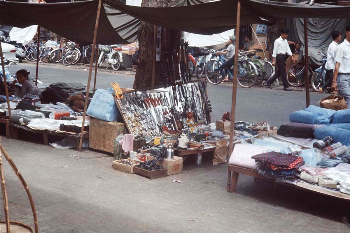 Canh buon ban nhon nhip o Sai Gon xua hoi 1960-Hinh-10